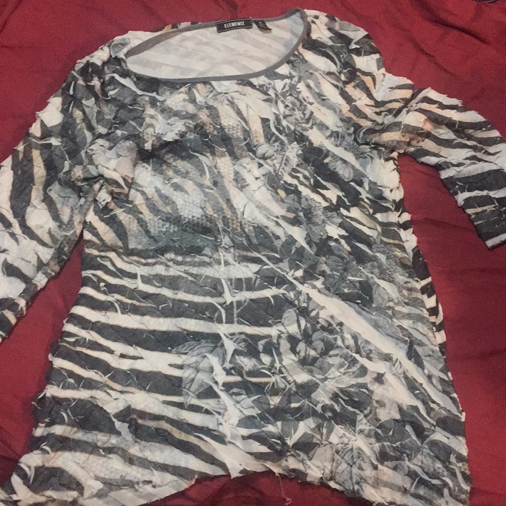Elementz ruffled top with handkerchief hem M
